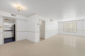 Building Photo - 2601 Bellefontaine