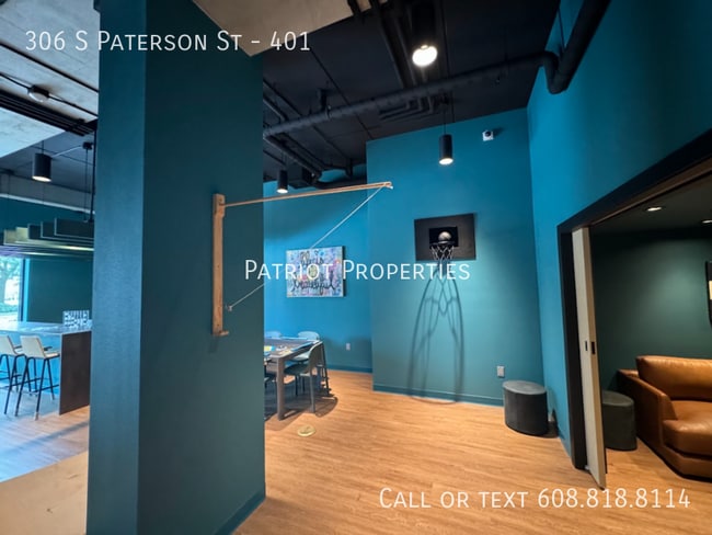 Building Photo - 306 S Paterson St