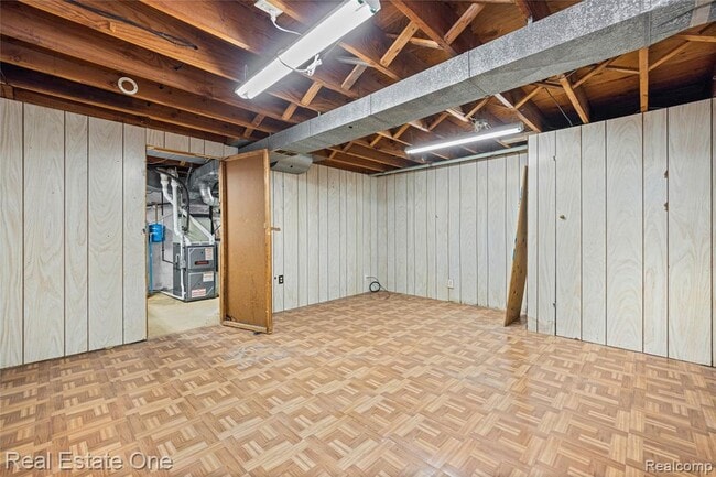 Building Photo - 348 Decca Dr