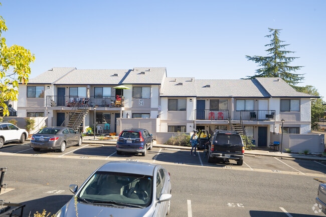 Alternate Building Photo - Blue Oak Manor