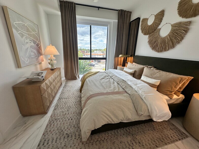 Building Photo - 16900 NE 23rd Ave