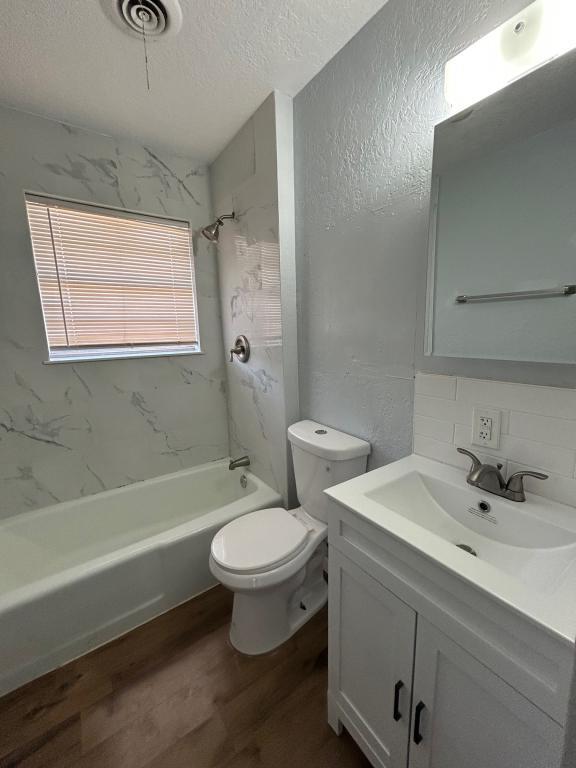 Building Photo - 4603 SW H Ave