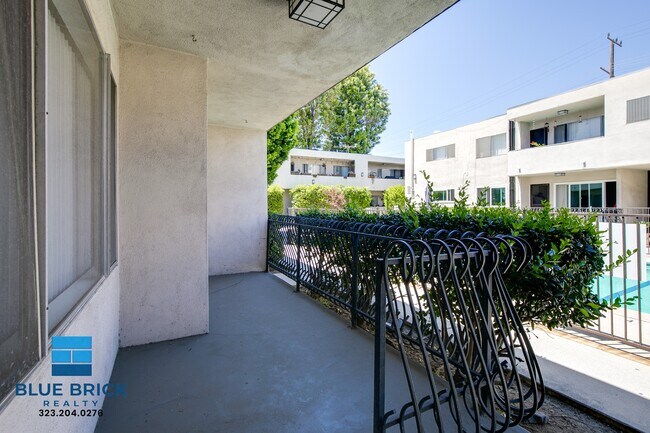 Building Photo - 17834 Burbank Blvd