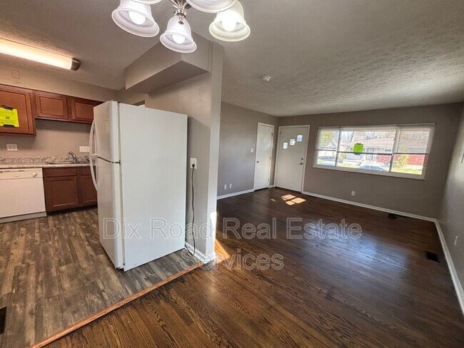 Building Photo - 2225 Deering Ave