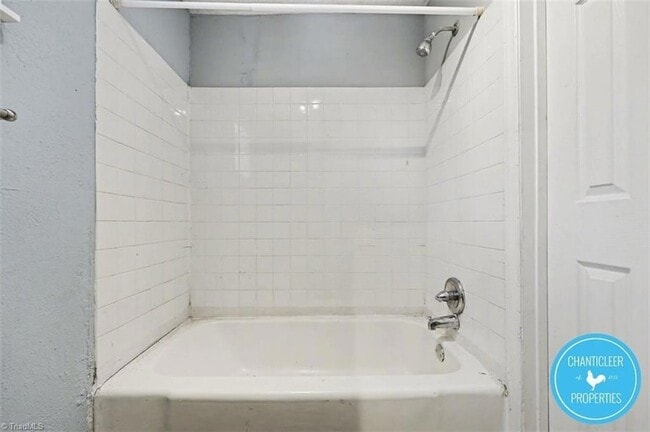 Building Photo - 1047 W Academy St