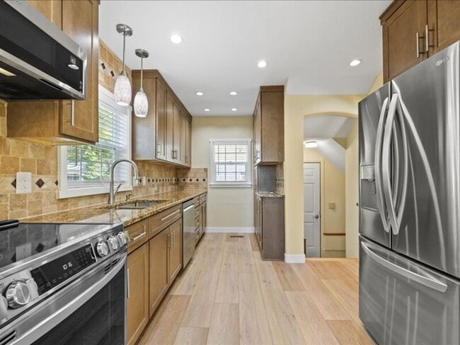 Building Photo - 910 Torbett St