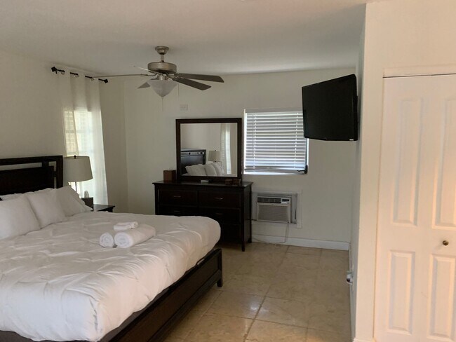 Building Photo - Single Family Home 5/3