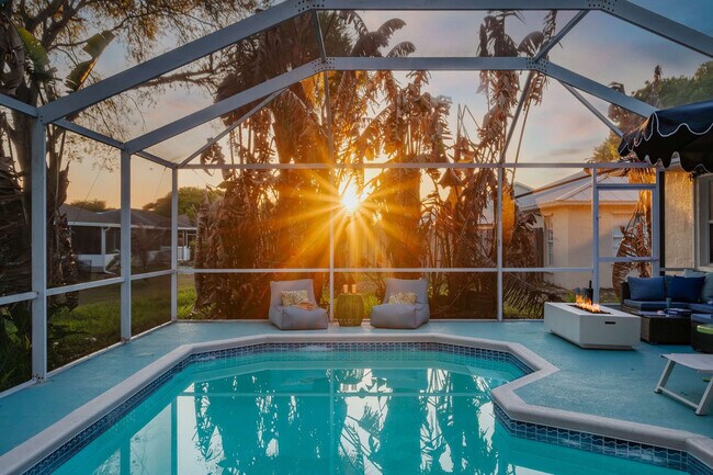 Building Photo - 1136 9th Square