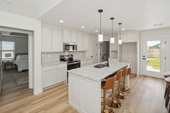 Building Photo - 8813 Oakleaf Ct