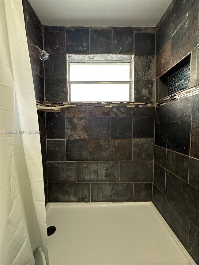 Building Photo - 116 NW 2nd Ave