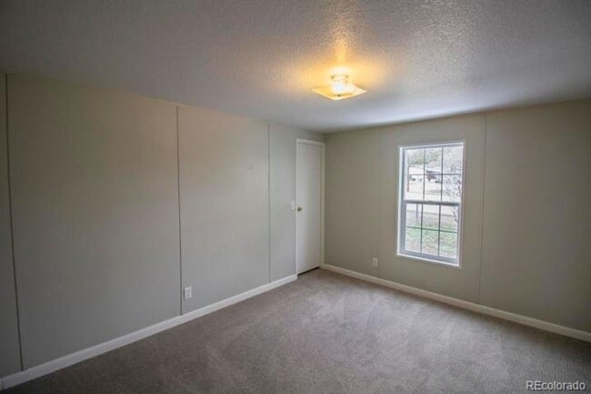 Building Photo - 3 bedroom 2 bath home with 1539 square feet!