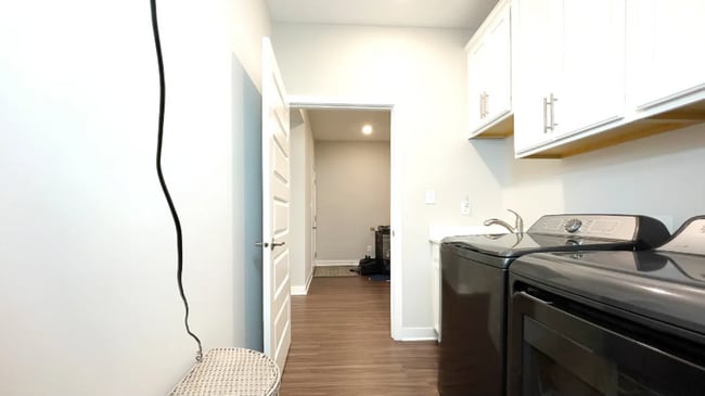 Building Photo - Welcome to this stunning 2-bedroom 2-bathroom home located in the desirable Westfield, IN