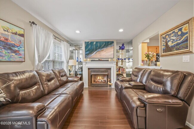 Building Photo - 761 Banyan Ct