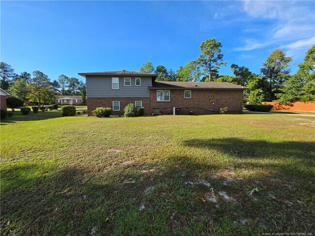 Building Photo - 112 Chloe Dr