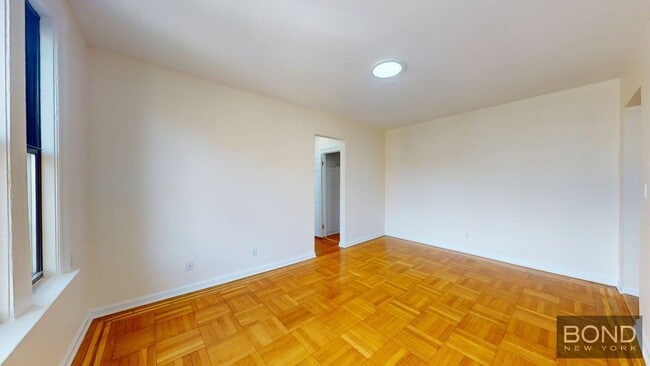 Building Photo - 620 W 171st St
