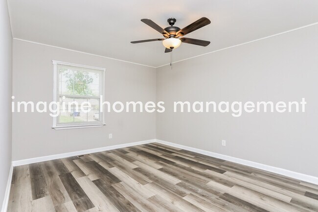 Building Photo - Pet-Friendly 3 Bedroom Home in Ballwin