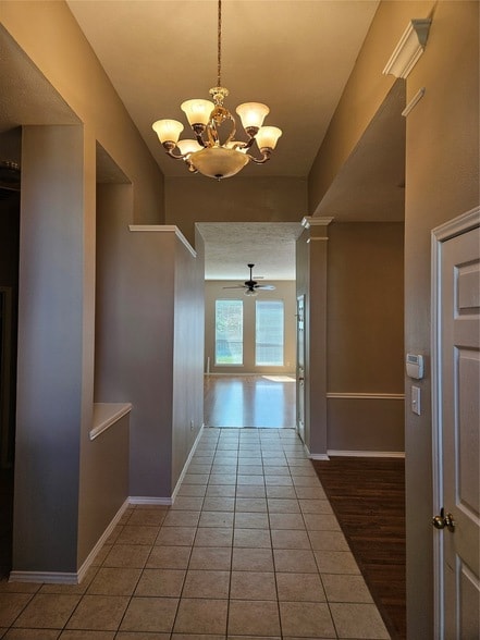 Building Photo - 4434 Grove Park Dr