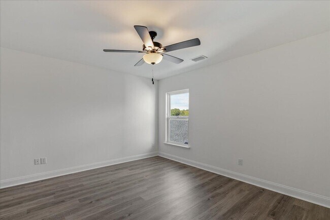 Building Photo - 5646 Native Oak Dr