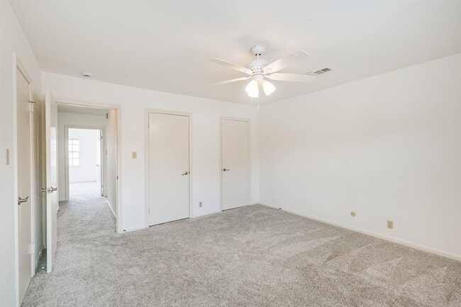 Building Photo - 12662 Rip Van Winkle Dr