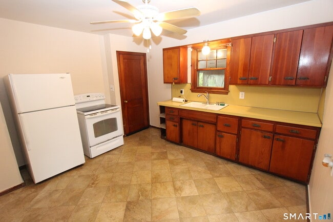 Building Photo - 22 Brook St