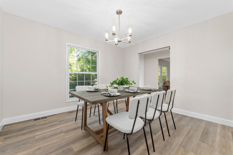 Building Photo - 2 Oak Point Ct