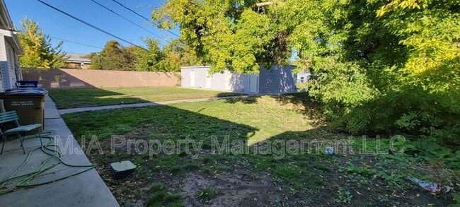 Building Photo - 1041 S 200 W