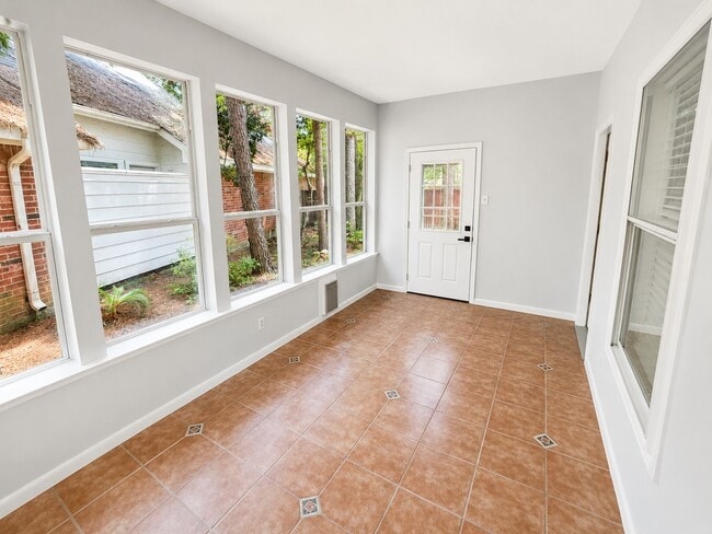 Building Photo - 22 Cypress Bayou Ct
