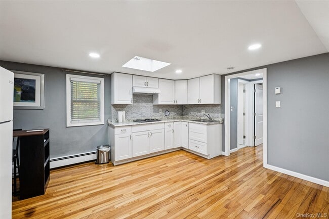 Building Photo - 24 Waterside Ave