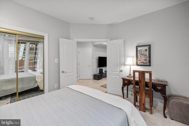 Building Photo - 4914 John Ticer Dr