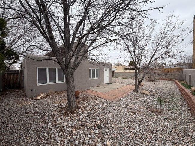 Building Photo - 3 Bedroom Single Story Home Available Near Constitution Ave NE & San Pedro Dr NE!