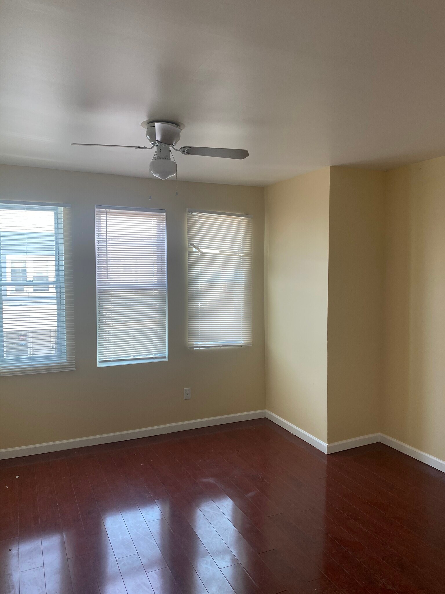 Building Photo - 5629 Malcolm St