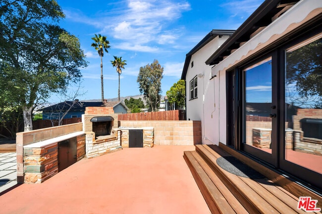 Building Photo - 10509 Wilsey Ave