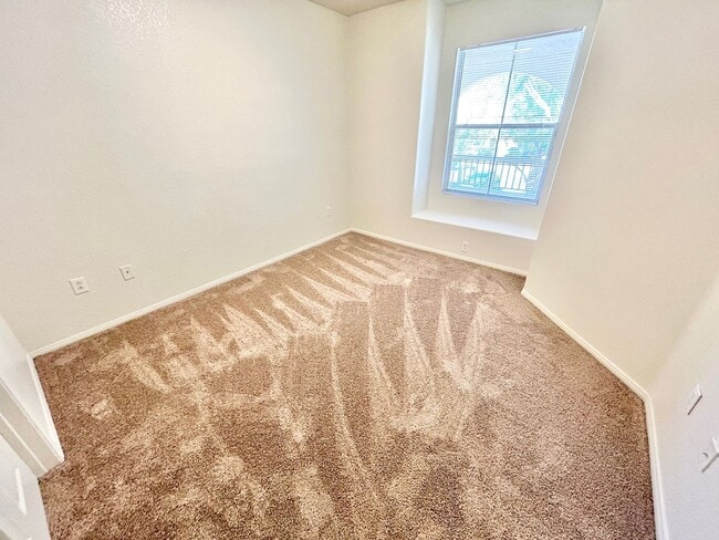 Building Photo - BEAUTIFUL 1 BEDROOM, 1 BATHROOM CONDO LOCA...