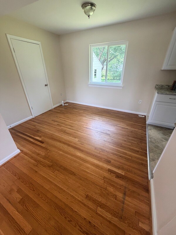 Building Photo - 506 Mansfield Dr