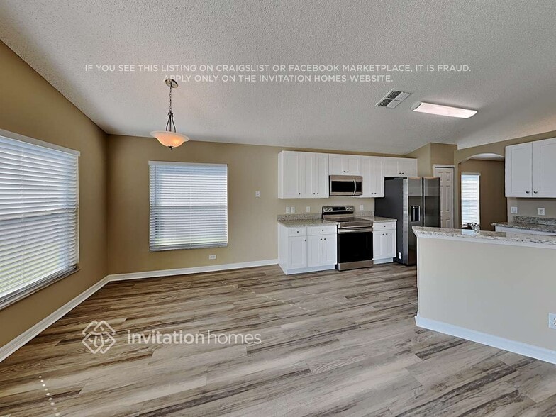 Building Photo - 13733 Hawkeye Dr