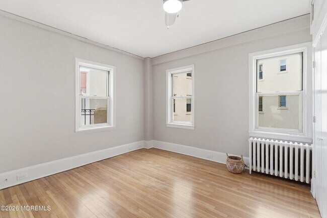 Building Photo - 400 Deal Lake Dr