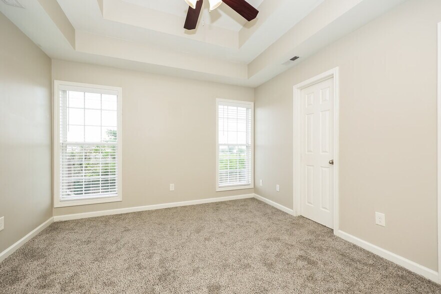 Building Photo - 2945 Hearthside Dr