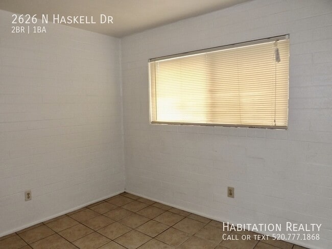 Building Photo - 2626 N Haskell Dr