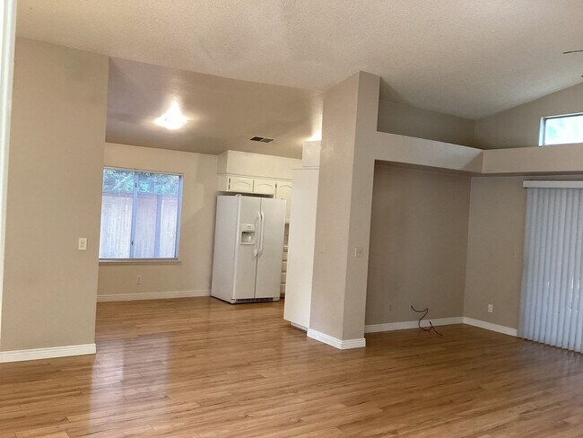 Building Photo - 9615 N Buttonwood Ct