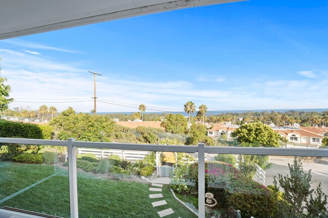 Building Photo - 6363 ZUMIREZ Dr