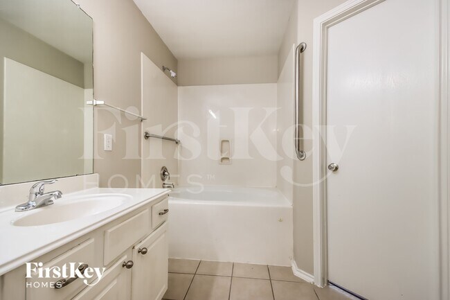 Building Photo - 17903 Seco Creek Ln