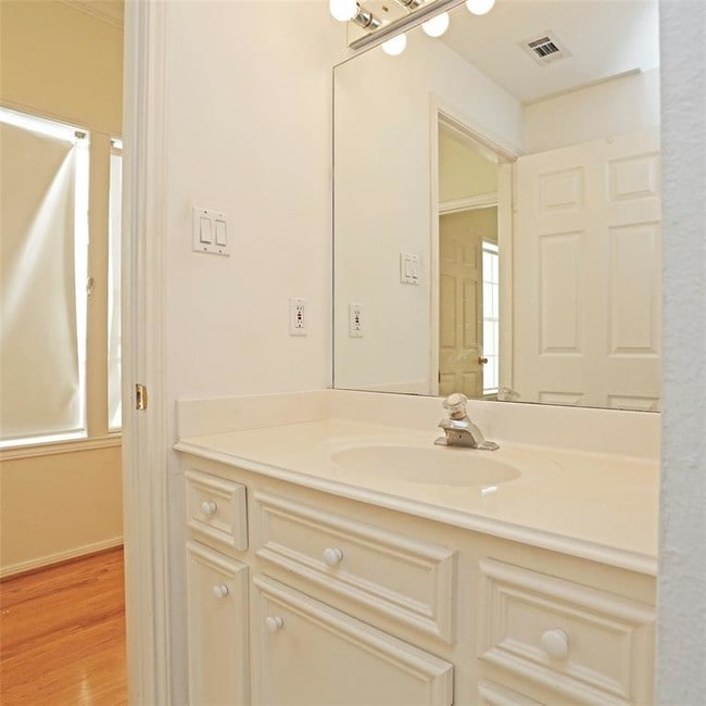 Building Photo - 1 Baylor Plaza