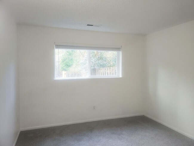 Building Photo - Wonderful Two-Level Beaverton Home with Backyard and Greenspace