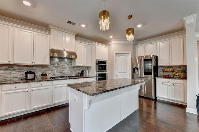 Building Photo - 6035 Ashborough Park