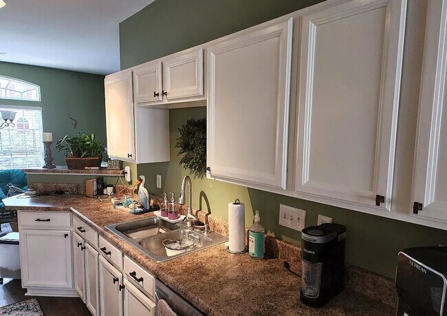 Building Photo - 328 Moonstone Dr