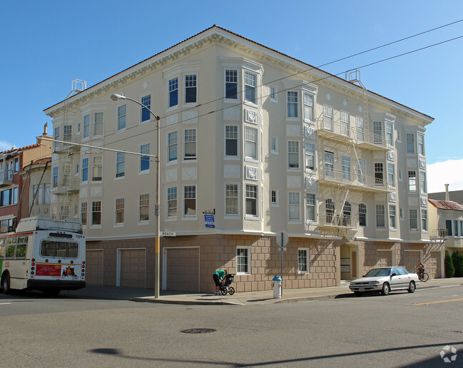 Building Photo - 2190 Beach St