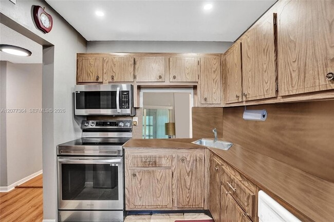 Building Photo - 5961 NW 61st Ave