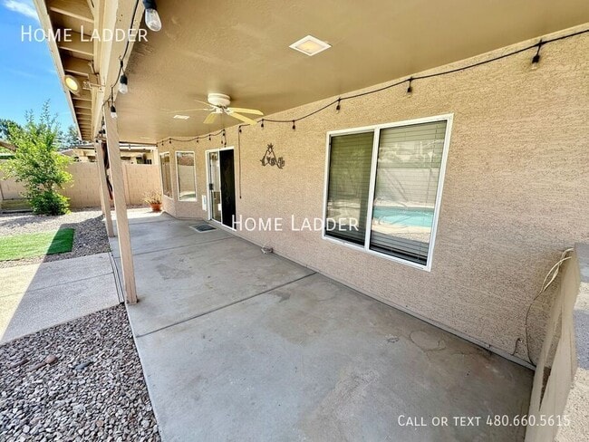 Building Photo - 654 W Country Estates Ave