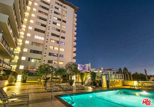 Building Photo - 1155 N La Cienega Blvd