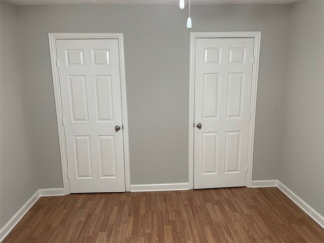 Building Photo - 16007 Mill Point Dr